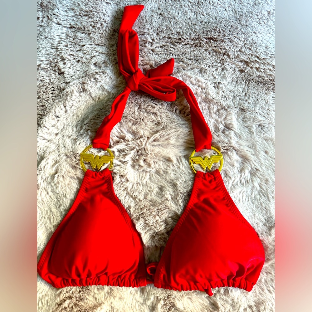 Wonder Woman Red Bikini Top Size XL